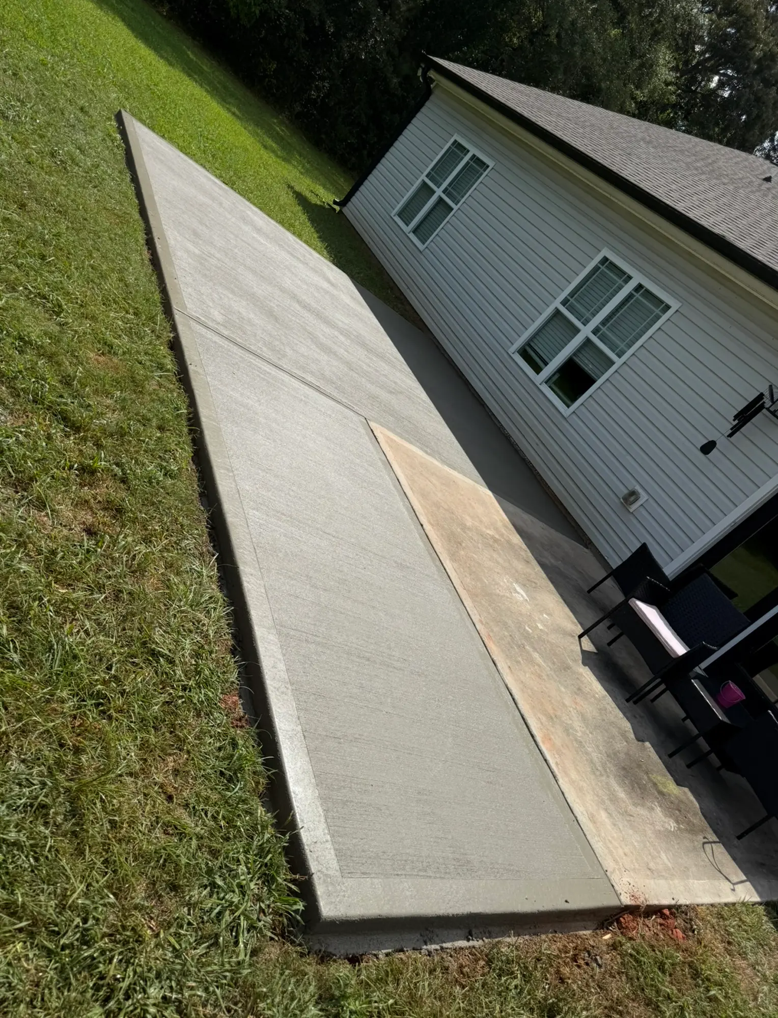 Concrete flatwork installation in progress by Mind & Vision Construction